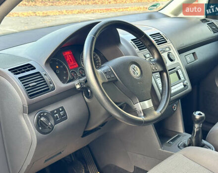 Сірий Фольксваген Туран, об'ємом двигуна 1.6 л та пробігом 196 тис. км за 8199 $, фото 49 на Automoto.ua