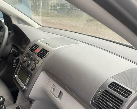 Сірий Фольксваген Туран, об'ємом двигуна 1.4 л та пробігом 179 тис. км за 5956 $, фото 8 на Automoto.ua