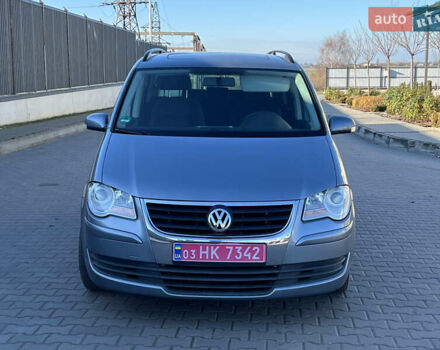 Серый Фольксваген Туран, объемом двигателя 1.4 л и пробегом 188 тыс. км за 6000 $, фото 3 на Automoto.ua