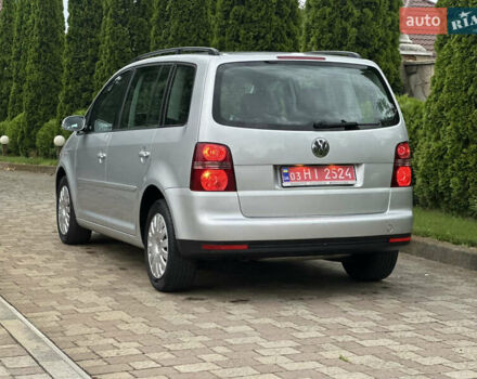 Серый Фольксваген Туран, объемом двигателя 1.6 л и пробегом 211 тыс. км за 7450 $, фото 8 на Automoto.ua