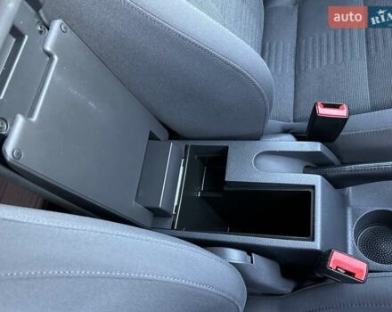 Серый Фольксваген Туран, объемом двигателя 1.4 л и пробегом 142 тыс. км за 8650 $, фото 87 на Automoto.ua