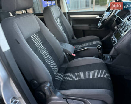 Серый Фольксваген Туран, объемом двигателя 1.6 л и пробегом 236 тыс. км за 8200 $, фото 44 на Automoto.ua