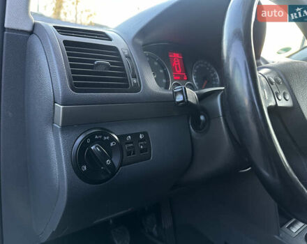 Серый Фольксваген Туран, объемом двигателя 1.6 л и пробегом 236 тыс. км за 8200 $, фото 27 на Automoto.ua