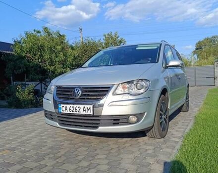 Серый Фольксваген Туран, объемом двигателя 1.9 л и пробегом 340 тыс. км за 8500 $, фото 30 на Automoto.ua