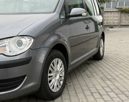 Сірий Фольксваген Туран, об'ємом двигуна 1.6 л та пробігом 226 тис. км за 8150 $, фото 24 на Automoto.ua