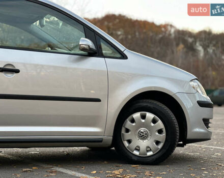 Сірий Фольксваген Туран, об'ємом двигуна 1.6 л та пробігом 196 тис. км за 8199 $, фото 10 на Automoto.ua