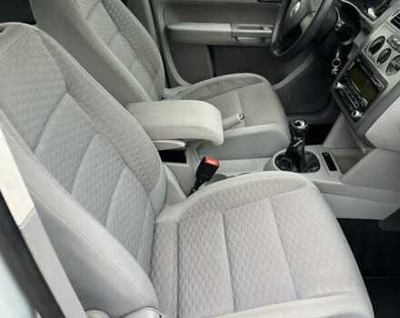 Серый Фольксваген Туран, объемом двигателя 1.6 л и пробегом 211 тыс. км за 7500 $, фото 24 на Automoto.ua