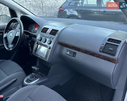 Серый Фольксваген Туран, объемом двигателя 1.4 л и пробегом 142 тыс. км за 8650 $, фото 82 на Automoto.ua