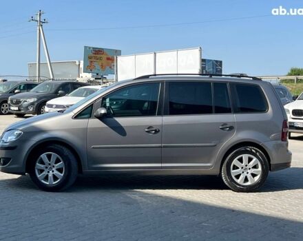 Серый Фольксваген Туран, объемом двигателя 1.6 л и пробегом 254 тыс. км за 7590 $, фото 3 на Automoto.ua