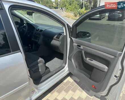 Сірий Фольксваген Туран, об'ємом двигуна 1.39 л та пробігом 216 тис. км за 6500 $, фото 5 на Automoto.ua