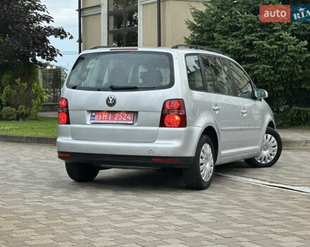 Серый Фольксваген Туран, объемом двигателя 1.6 л и пробегом 211 тыс. км за 7450 $, фото 1 на Automoto.ua