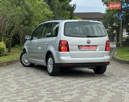 Серый Фольксваген Туран, объемом двигателя 1.6 л и пробегом 211 тыс. км за 7450 $, фото 3 на Automoto.ua