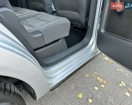 Сірий Фольксваген Туран, об'ємом двигуна 1.6 л та пробігом 196 тис. км за 8199 $, фото 66 на Automoto.ua