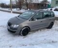 Серый Фольксваген Туран, объемом двигателя 1.6 л и пробегом 245 тыс. км за 6600 $, фото 1 на Automoto.ua