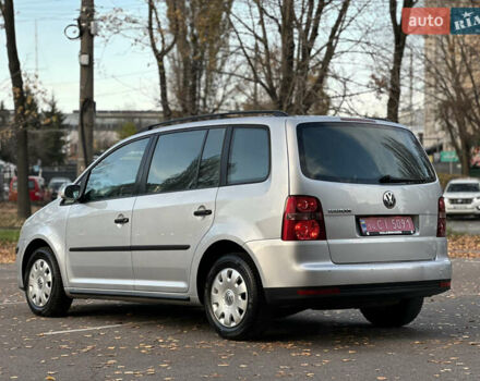 Сірий Фольксваген Туран, об'ємом двигуна 1.6 л та пробігом 196 тис. км за 8199 $, фото 31 на Automoto.ua