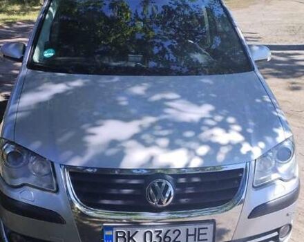 Серый Фольксваген Туран, объемом двигателя 1.9 л и пробегом 330 тыс. км за 7200 $, фото 2 на Automoto.ua