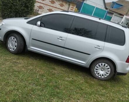 Сірий Фольксваген Туран, об'ємом двигуна 1.9 л та пробігом 257 тис. км за 8600 $, фото 4 на Automoto.ua