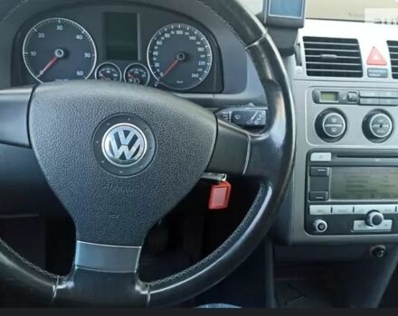 Серый Фольксваген Туран, объемом двигателя 2 л и пробегом 330 тыс. км за 6300 $, фото 2 на Automoto.ua