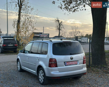 Серый Фольксваген Туран, объемом двигателя 1.6 л и пробегом 236 тыс. км за 8200 $, фото 12 на Automoto.ua