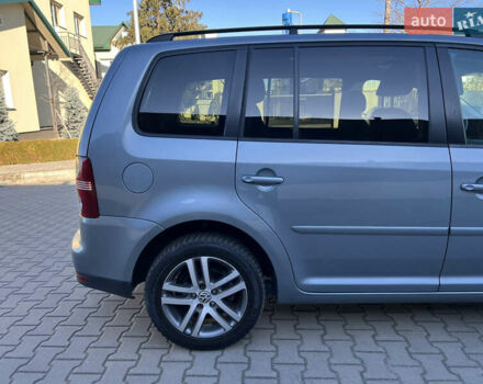 Серый Фольксваген Туран, объемом двигателя 1.4 л и пробегом 188 тыс. км за 6000 $, фото 9 на Automoto.ua