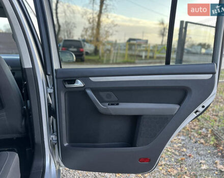 Серый Фольксваген Туран, объемом двигателя 1.6 л и пробегом 236 тыс. км за 8200 $, фото 38 на Automoto.ua