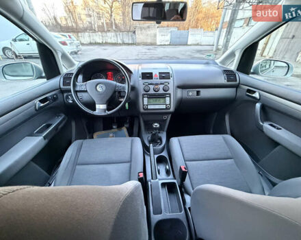 Сірий Фольксваген Туран, об'ємом двигуна 1.6 л та пробігом 196 тис. км за 7650 $, фото 52 на Automoto.ua