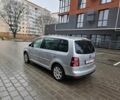 Серый Фольксваген Туран, объемом двигателя 1.9 л и пробегом 350 тыс. км за 2800 $, фото 4 на Automoto.ua