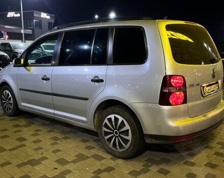 Серый Фольксваген Туран, объемом двигателя 1.9 л и пробегом 229 тыс. км за 8600 $, фото 4 на Automoto.ua