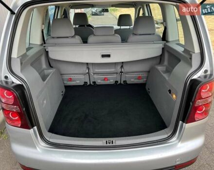 Серый Фольксваген Туран, объемом двигателя 1.4 л и пробегом 260 тыс. км за 6999 $, фото 4 на Automoto.ua