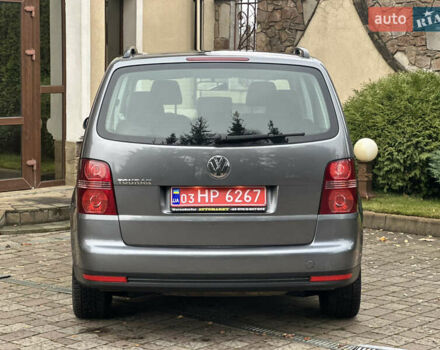 Серый Фольксваген Туран, объемом двигателя 1.6 л и пробегом 210 тыс. км за 7350 $, фото 19 на Automoto.ua