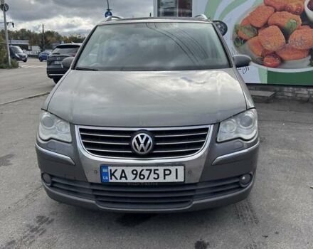 Сірий Фольксваген Туран, об'ємом двигуна 1.97 л та пробігом 243 тис. км за 10500 $, фото 4 на Automoto.ua