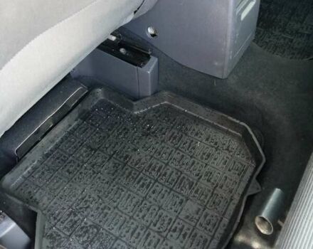 Серый Фольксваген Туран, объемом двигателя 1.9 л и пробегом 235 тыс. км за 8500 $, фото 29 на Automoto.ua