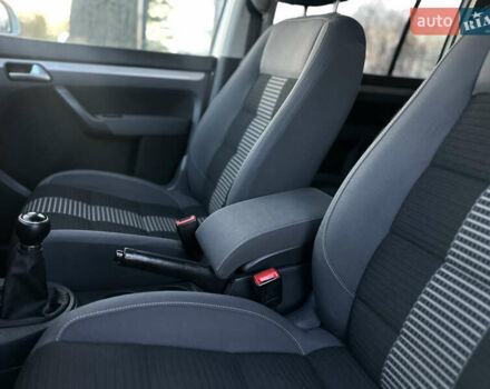 Серый Фольксваген Туран, объемом двигателя 1.6 л и пробегом 236 тыс. км за 8200 $, фото 26 на Automoto.ua