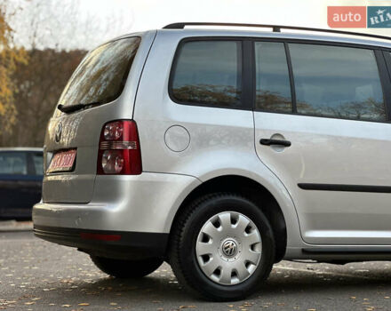 Сірий Фольксваген Туран, об'ємом двигуна 1.6 л та пробігом 196 тис. км за 8199 $, фото 12 на Automoto.ua