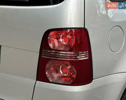 Сірий Фольксваген Туран, об'ємом двигуна 1.6 л та пробігом 196 тис. км за 8199 $, фото 13 на Automoto.ua