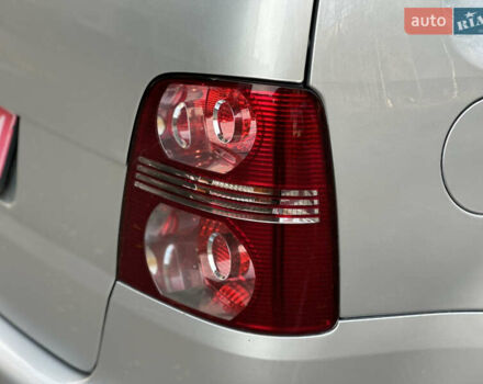 Сірий Фольксваген Туран, об'ємом двигуна 1.6 л та пробігом 196 тис. км за 8199 $, фото 11 на Automoto.ua