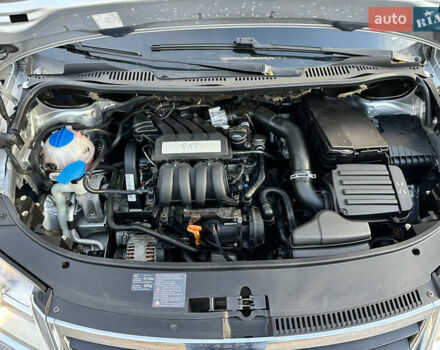 Сірий Фольксваген Туран, об'ємом двигуна 1.6 л та пробігом 196 тис. км за 8199 $, фото 76 на Automoto.ua