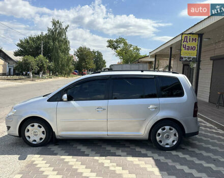 Сірий Фольксваген Туран, об'ємом двигуна 1.39 л та пробігом 216 тис. км за 6500 $, фото 4 на Automoto.ua