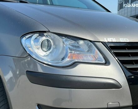 Серый Фольксваген Туран, объемом двигателя 1.6 л и пробегом 254 тыс. км за 7590 $, фото 12 на Automoto.ua