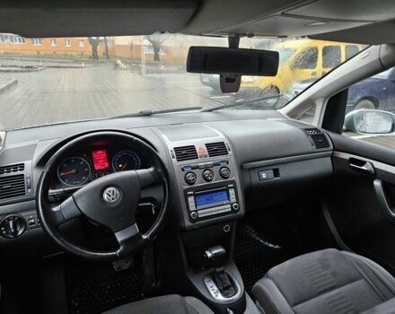 Серый Фольксваген Туран, объемом двигателя 1.9 л и пробегом 350 тыс. км за 2800 $, фото 5 на Automoto.ua