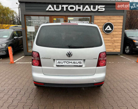 Серый Фольксваген Туран, объемом двигателя 1.9 л и пробегом 235 тыс. км за 7999 $, фото 6 на Automoto.ua