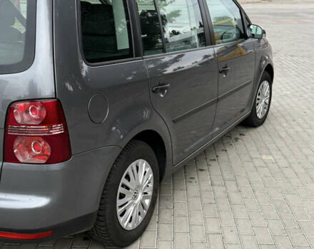 Сірий Фольксваген Туран, об'ємом двигуна 1.6 л та пробігом 226 тис. км за 8150 $, фото 9 на Automoto.ua