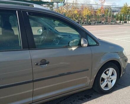 Серый Фольксваген Туран, объемом двигателя 1.9 л и пробегом 235 тыс. км за 8500 $, фото 12 на Automoto.ua