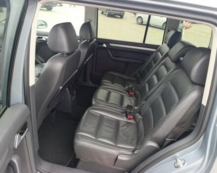 Серый Фольксваген Туран, объемом двигателя 10 л и пробегом 170 тыс. км за 7903 $, фото 4 на Automoto.ua