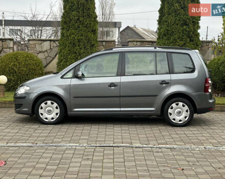 Серый Фольксваген Туран, объемом двигателя 1.6 л и пробегом 210 тыс. км за 7350 $, фото 16 на Automoto.ua