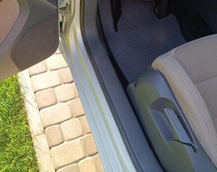 Серый Фольксваген Туран, объемом двигателя 1.9 л и пробегом 340 тыс. км за 8500 $, фото 23 на Automoto.ua