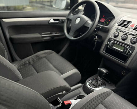 Сірий Фольксваген Туран, об'ємом двигуна 1.97 л та пробігом 328 тис. км за 7500 $, фото 10 на Automoto.ua