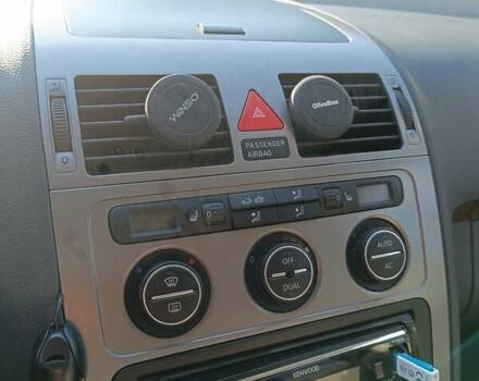 Серый Фольксваген Туран, объемом двигателя 1.9 л и пробегом 340 тыс. км за 8500 $, фото 39 на Automoto.ua