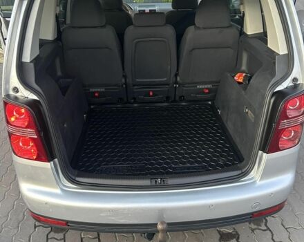 Сірий Фольксваген Туран, об'ємом двигуна 1.4 л та пробігом 210 тис. км за 7000 $, фото 5 на Automoto.ua