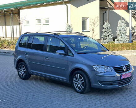 Серый Фольксваген Туран, объемом двигателя 1.4 л и пробегом 188 тыс. км за 6000 $, фото 5 на Automoto.ua